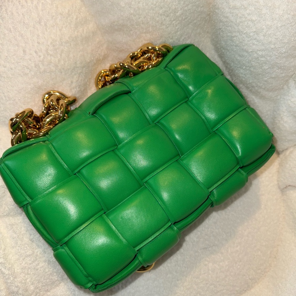 Bittega Veneta Cassette chain bag